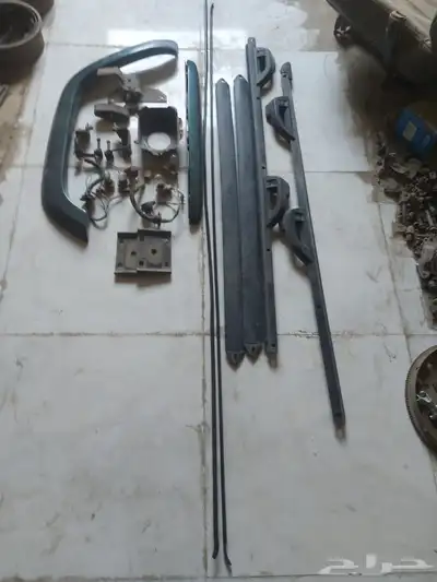 للبيع قطع غيار جيب شيروكي 14