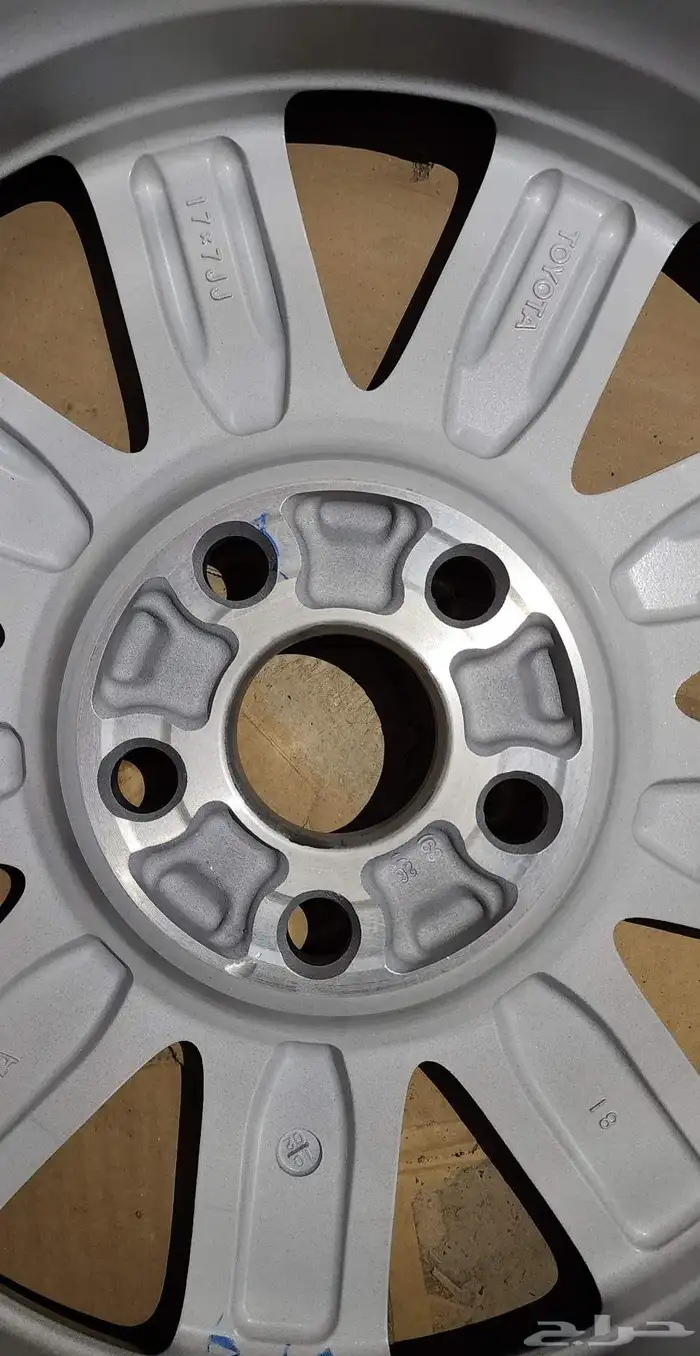 جنوط افالون 2005 مقاس 17 اصليه وكاله بالكرتون 6