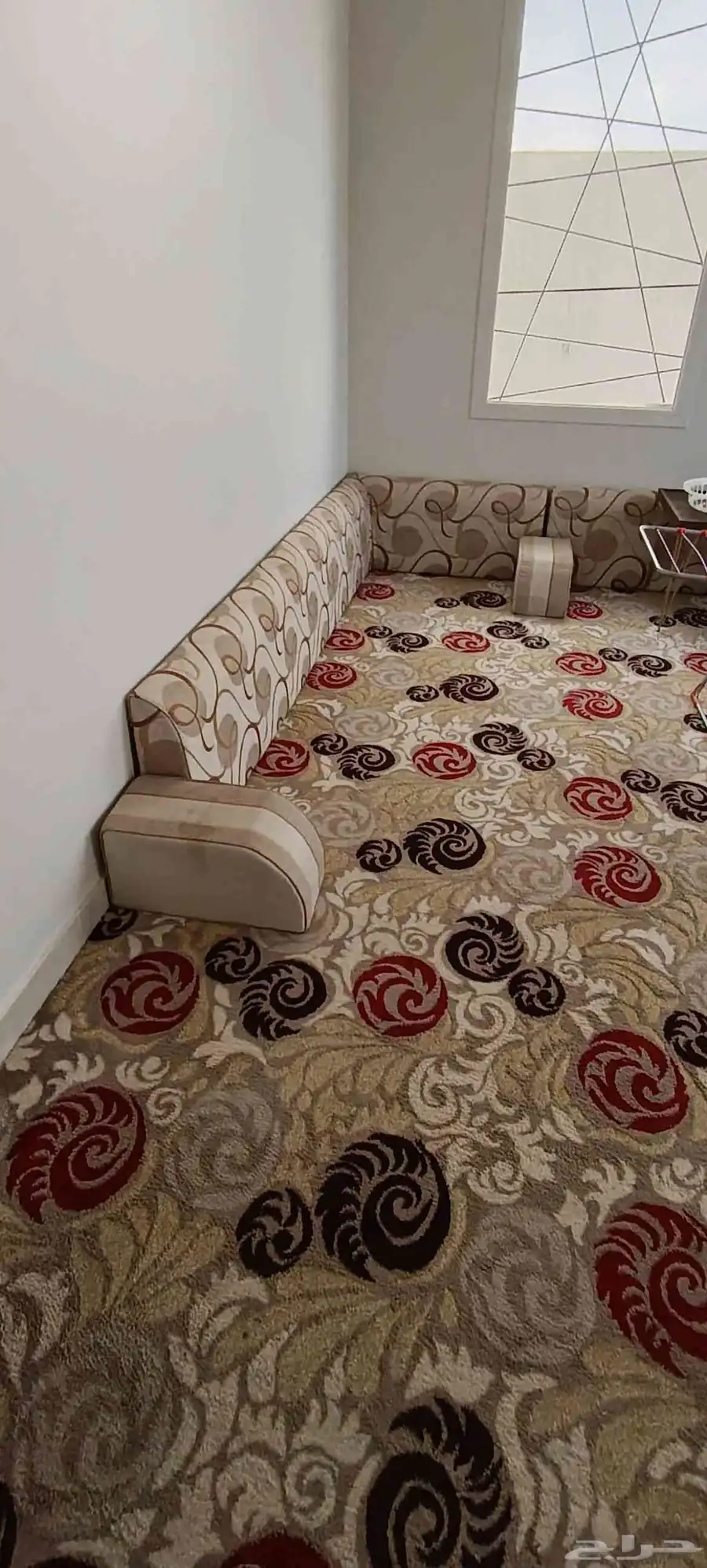 فرشه ومساند للبيع 1