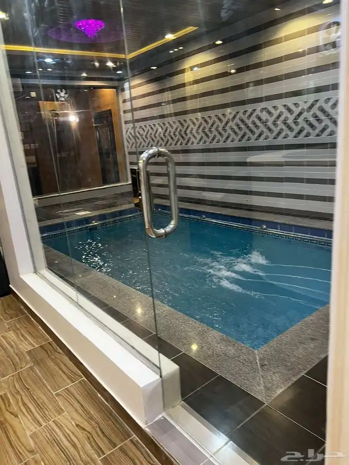 فله بمسبح ومجلس خارجي و 2 غرف نوم وحوش كبير 9