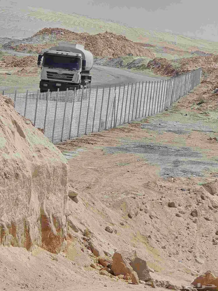 نعمل في زراعة النخيل وتركيب الشبوك بانواعها والمضلاتوالتراث 2