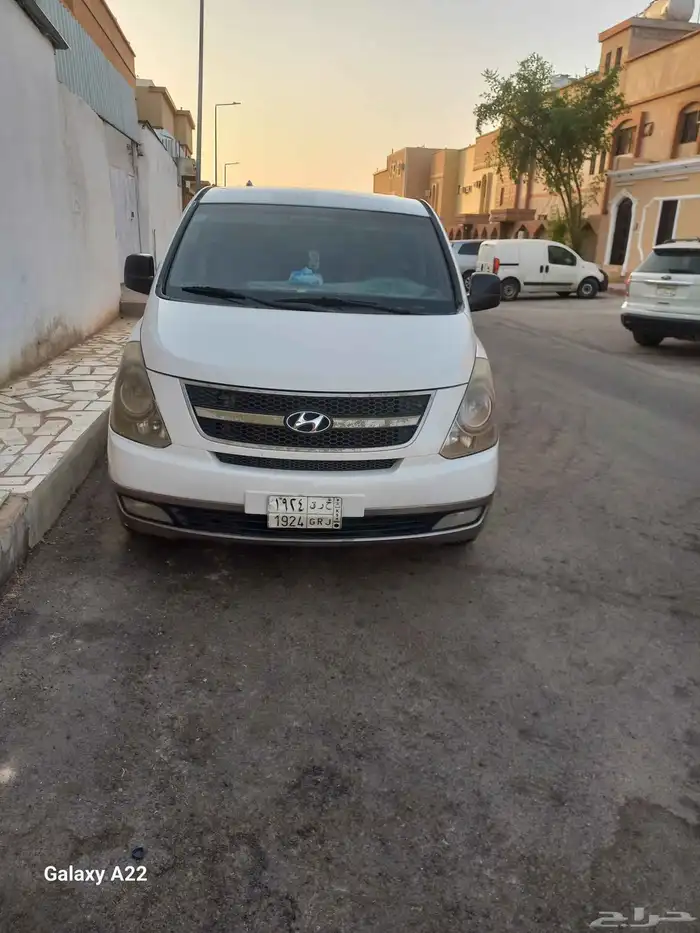 سيارة فان اتش ون حديثة ومكيفة للتوصيل داخل الرياض 0
