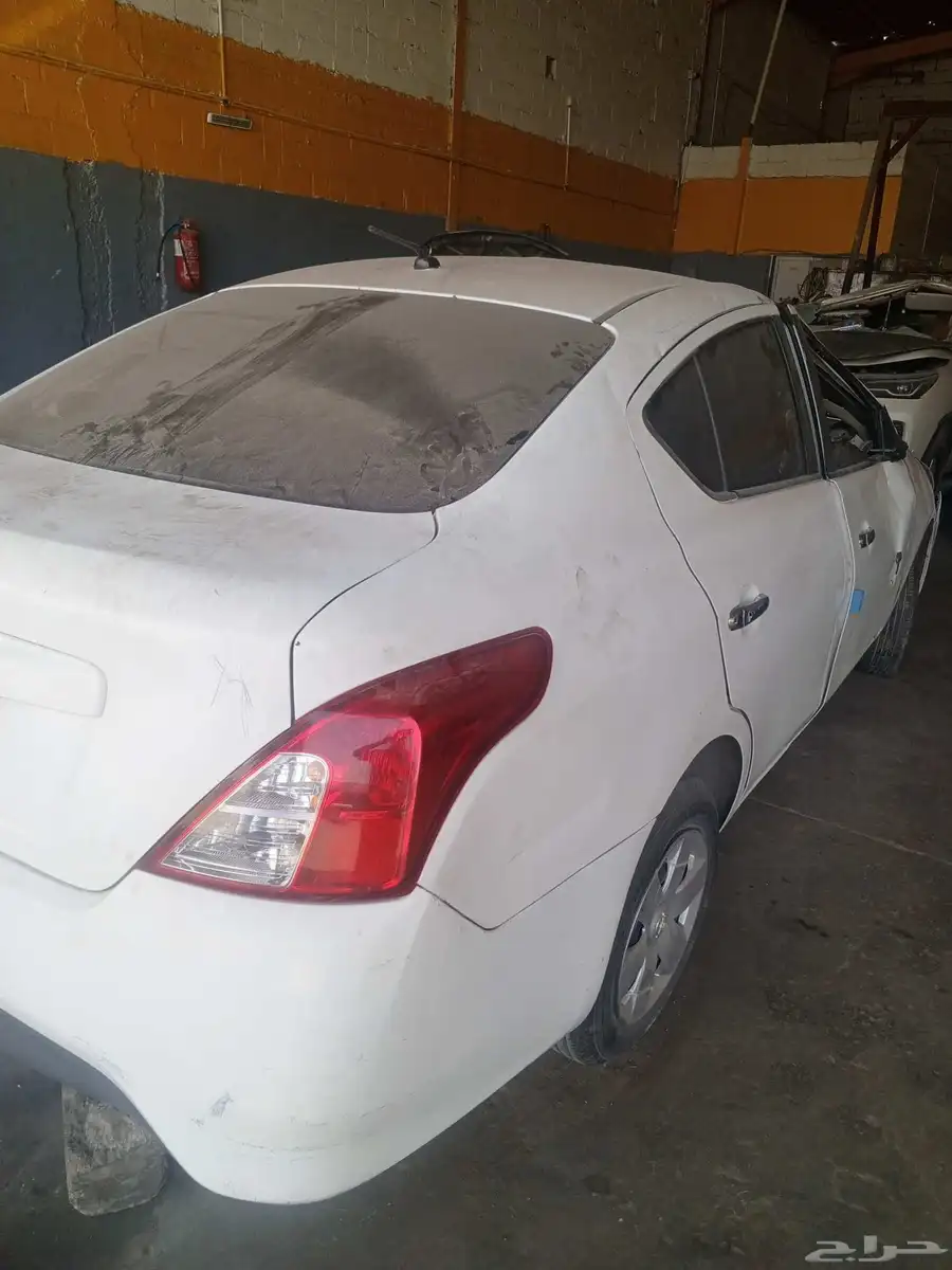 Nissan Sunny 2016 3