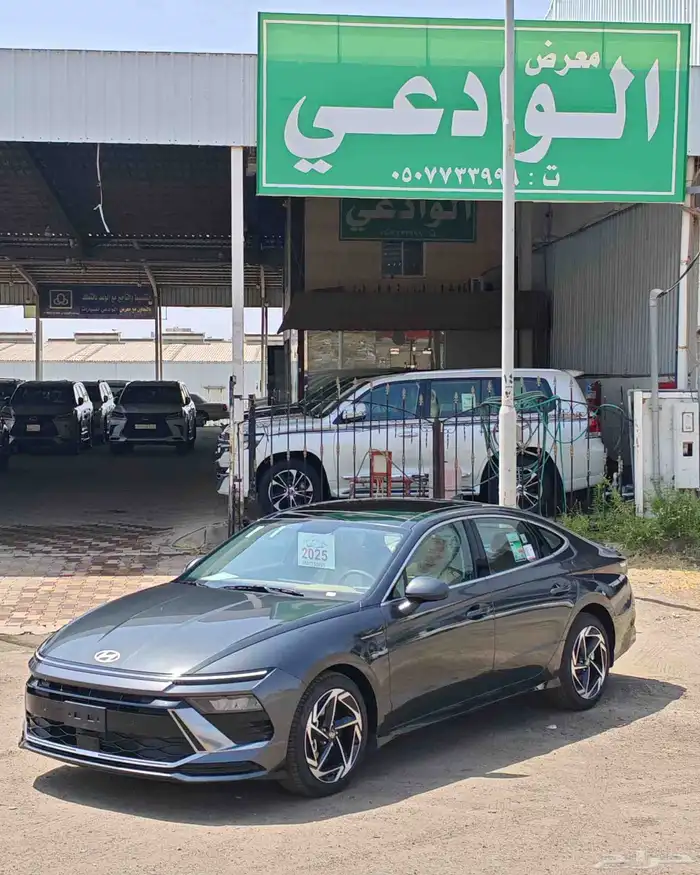 سوناتا 2025 رمادي لامع كمفورت 4