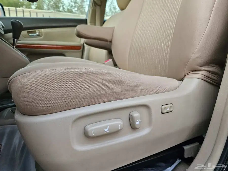لكزس RX330 موديل 2005 16