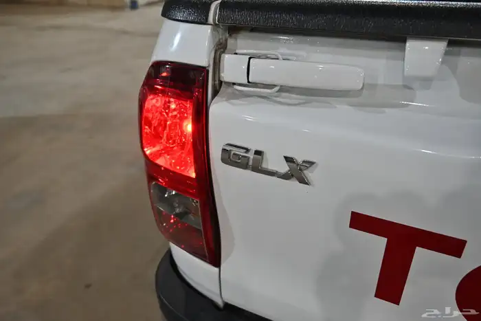 تويوتا هايلكس GLx بنزين 2022 9