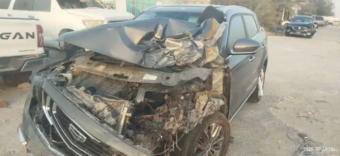 جيلي ازكارا 2021 تشليح قطع غيار 3