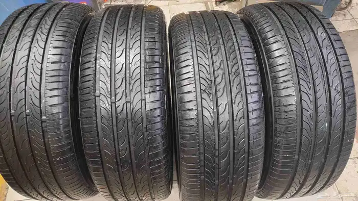 طقم كفرات شبه جديد 215 55 18 0