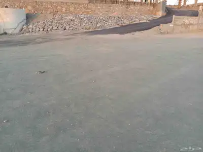 مبني حجر كبير وسغير ورا باريب 1