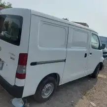 فان دايهاتسو موديل 2015 الايجار شهري و اسبوعي 0