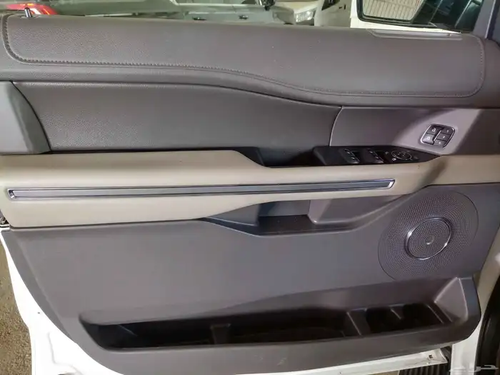 فورد اكسبديشن 2020 فتحة سقف بانوراما فل 14