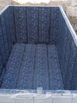 فني تركيب عوازل ضد تسريب المياه 2