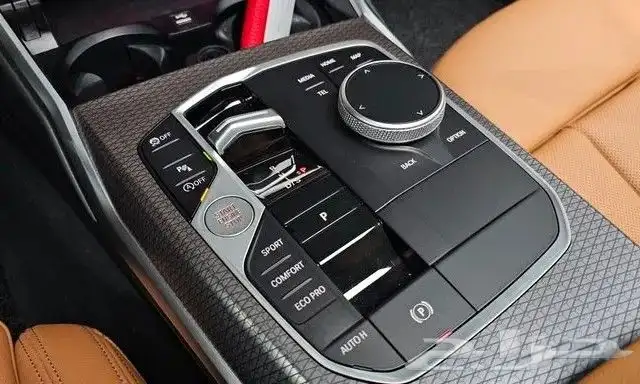 BMW 320I M Sport 2024 استيراد من كوريا - معرض العصيمي 5