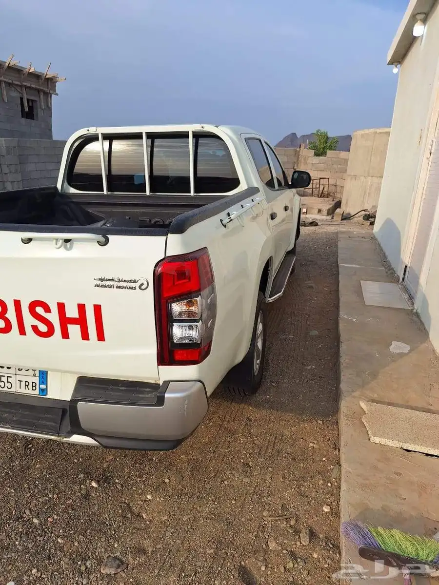 ميتسوبيشي 200L 8