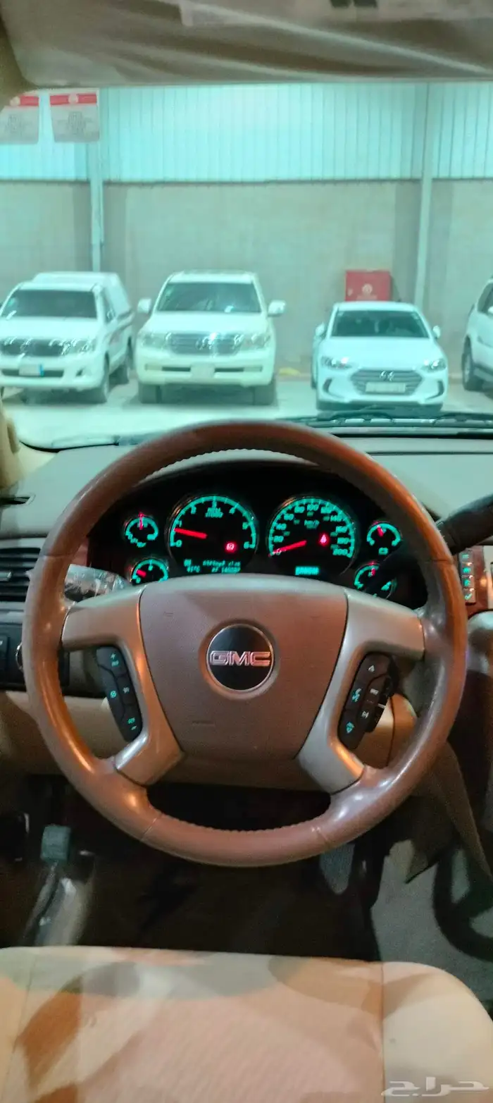 للبيع يوكن 2013 شاص طويل 11