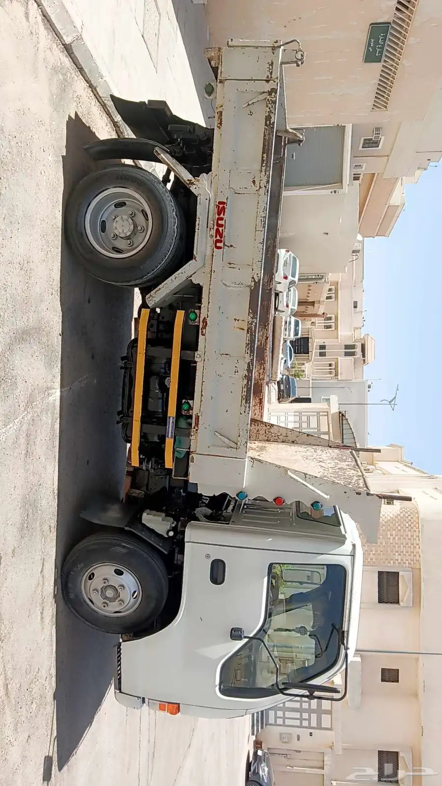 ايسوزو قلاب 3طن... 2004. ديزل. نظيف 2