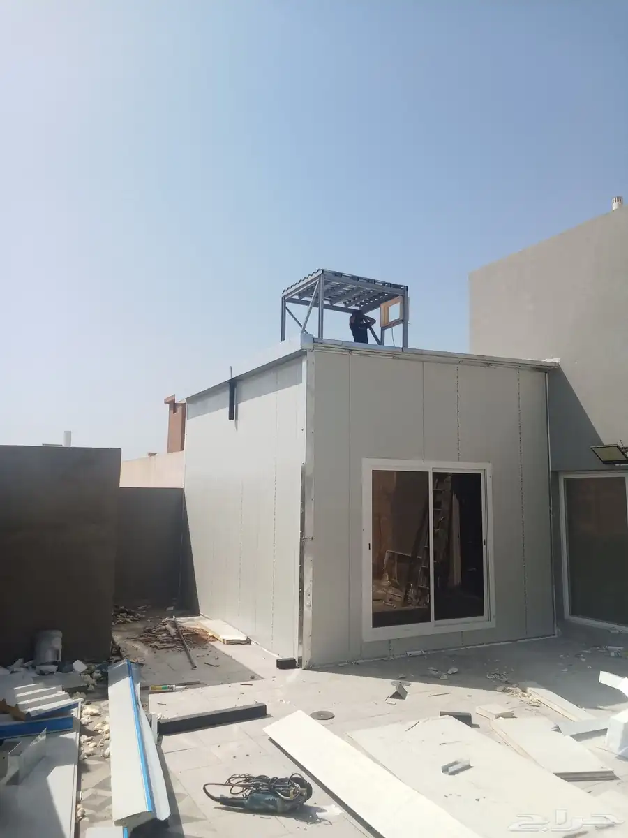 تركيب سندوتش بنل سقف غرف سندوتش بنل عازل مائي وعازل حرارة سق 3