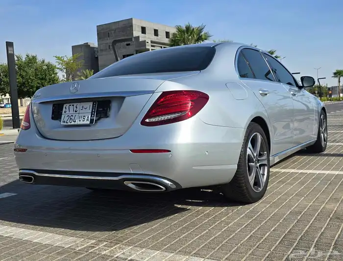 مرسديس E300 2020 4