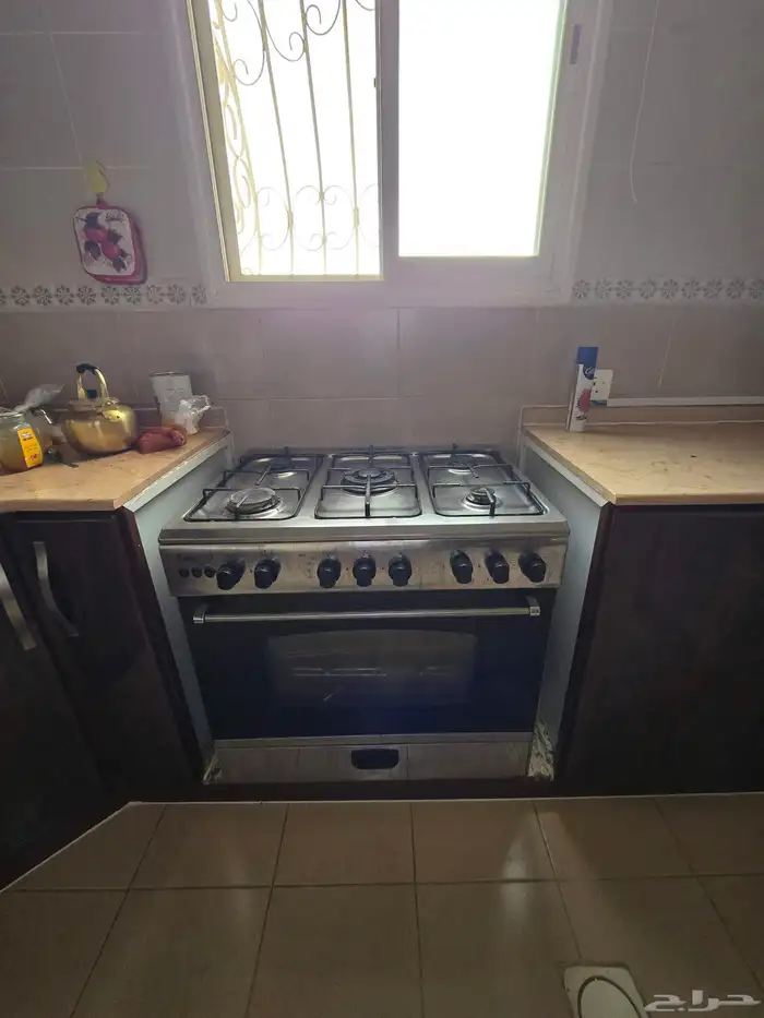 فرن ودابة وغرفة نوم ومبرد أغراض كاملة 2