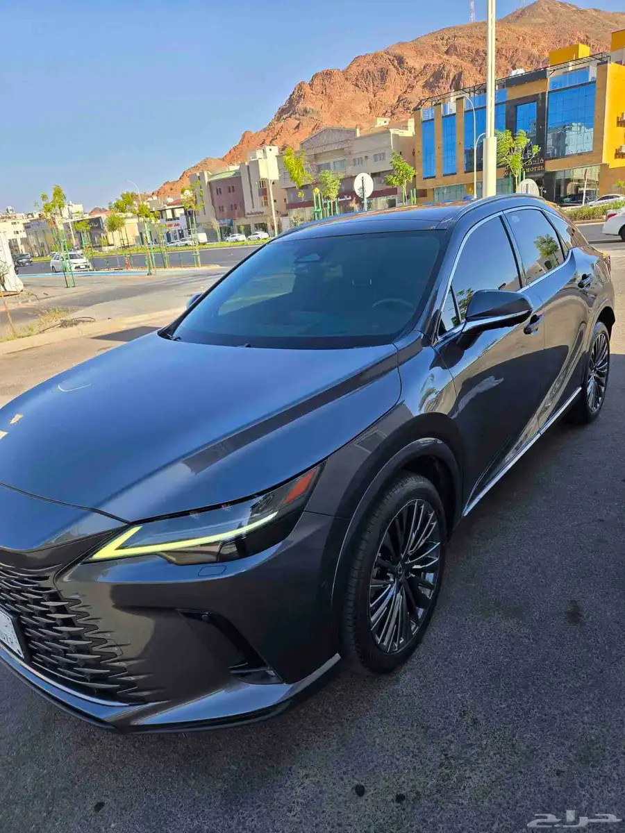 للبيع لكزس Rx350h 2023 رمادي صيانه مجانيه ممشى 15 الف 0