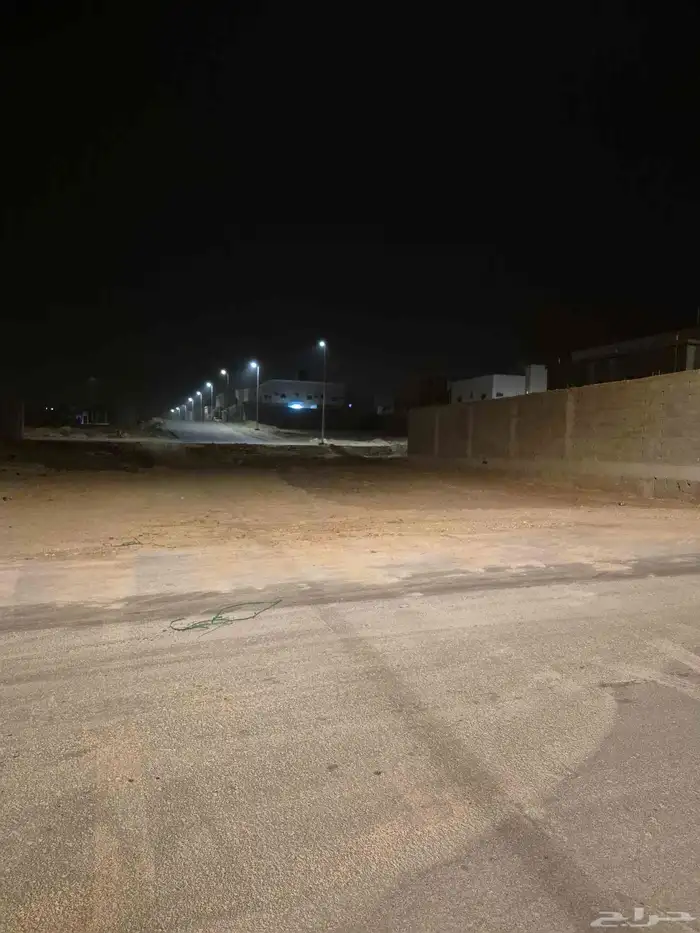 ارض للبيع فالخرج حي مشرف مساحة 312.5 شرقيه على شارع 25 0