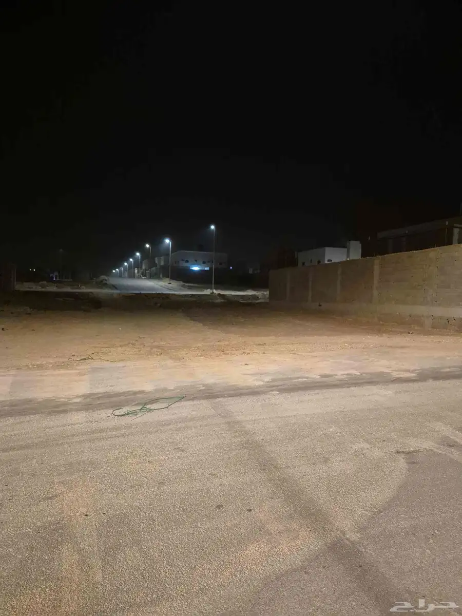 ارض للبيع فالخرج حي مشرف مساحة 312.5 شرقيه على شارع 25 0