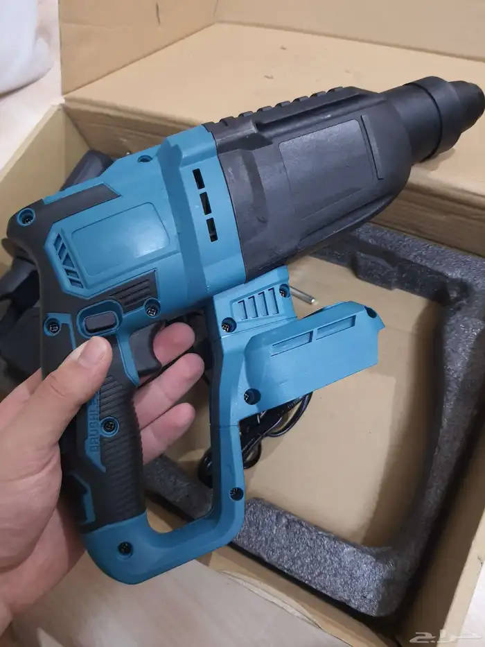 دريل شحن متعدد الاستعمالات. لتكسير والتثقيب 4