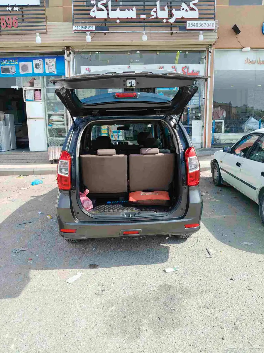 Toyota avanza 4