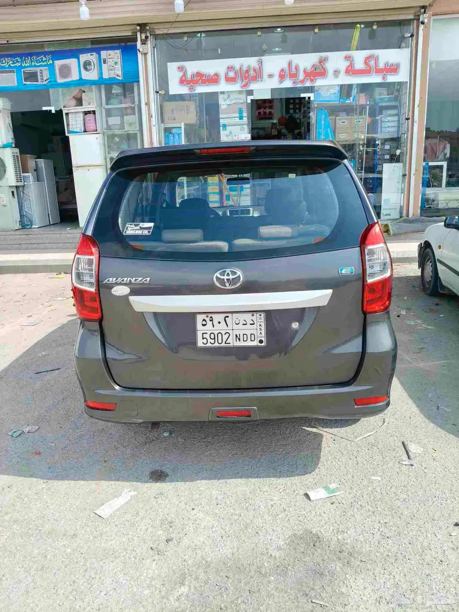 Toyota avanza 5