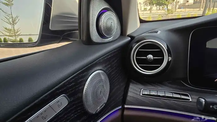 مرسديس E300 2020 15