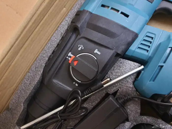 دريل شحن متعدد الاستعمالات. لتكسير والتثقيب 2