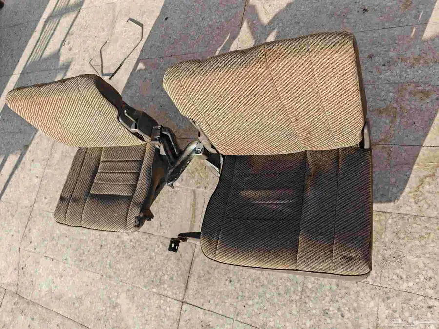 مقاعد جانبية خلفية ربع موديل 1991 0
