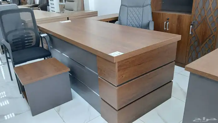 مكاتب فخمه بمقاصات وأشكال جديده 1