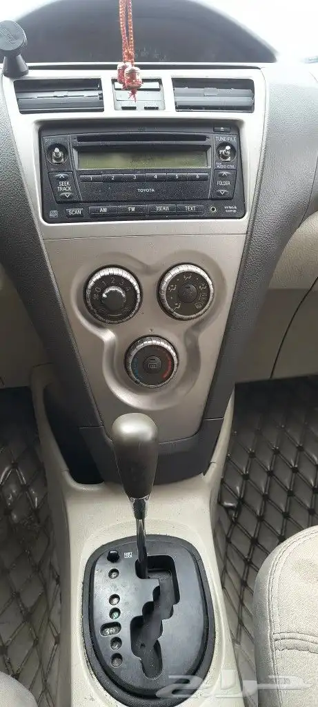 Toyota Yaris 2012 automatic full option 7