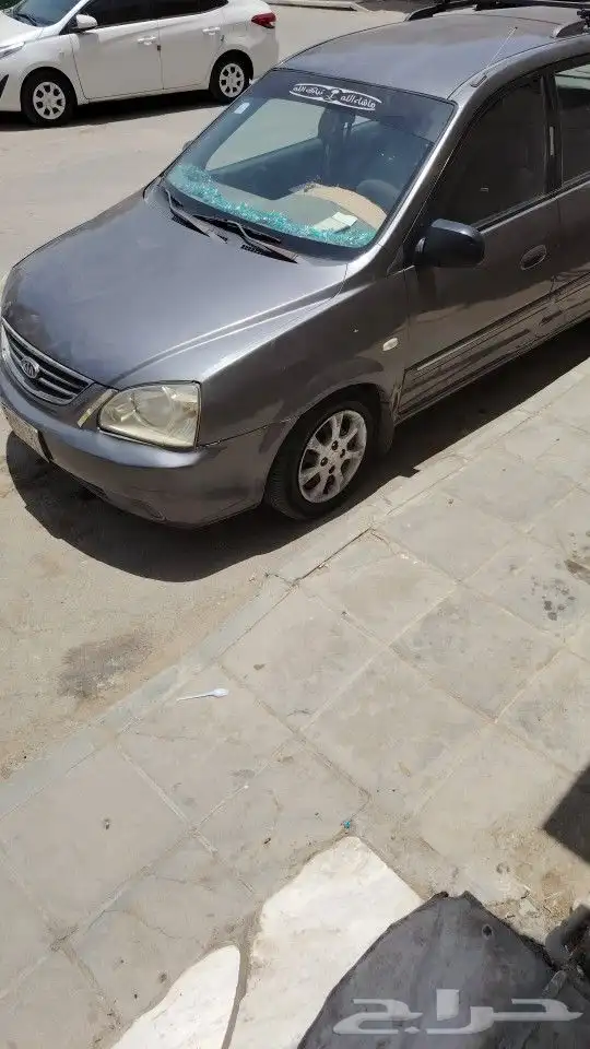 للبيع سياره كيا كارنس قير توماتيك 2006 لاعلى سوم رقم 0543995 2