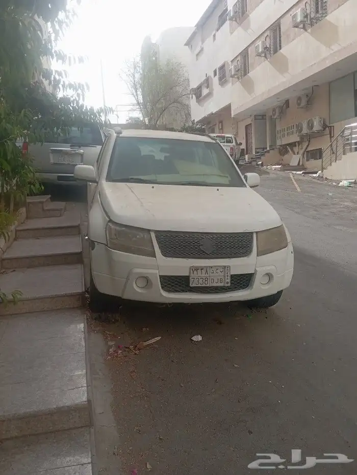 قطع غيار سوزوكي جراند فيتارا للبيع مكينه خربانه. والباقي 1