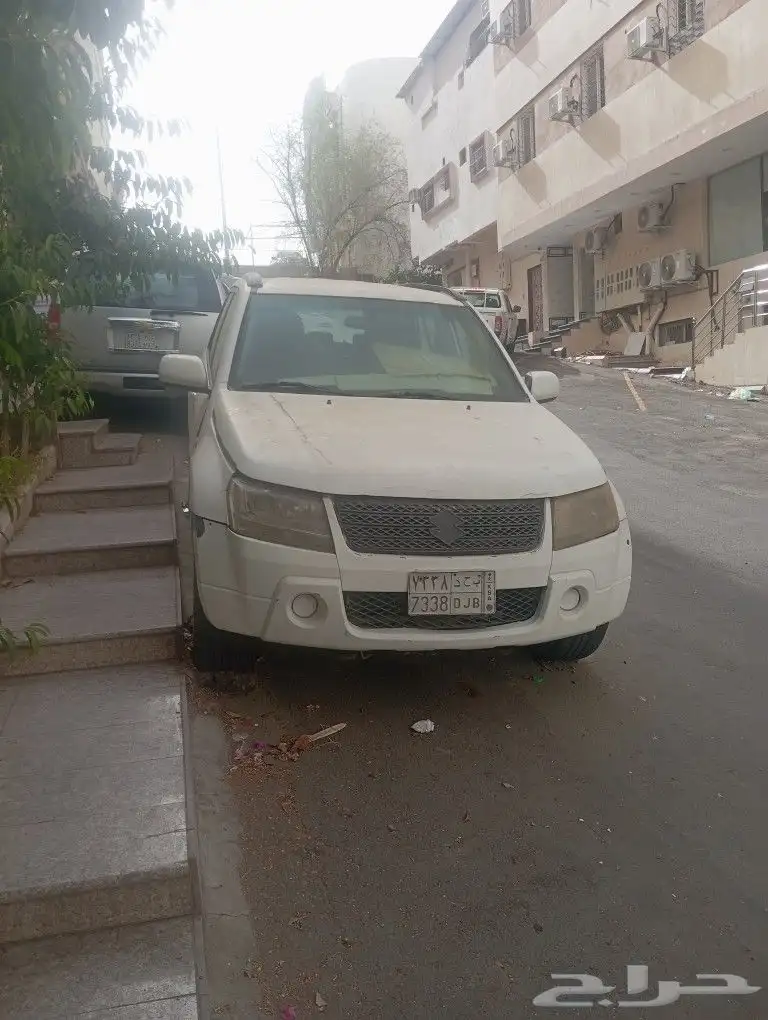 قطع غيار سوزوكي جراند فيتارا للبيع مكينه خربانه. والباقي 1