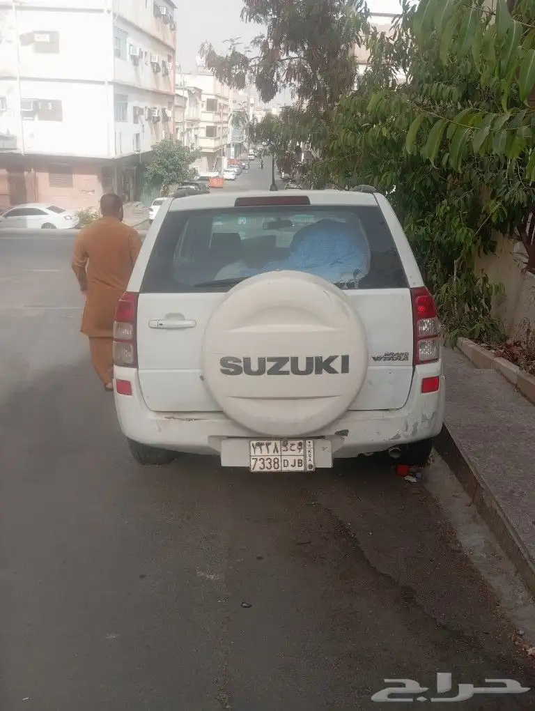 قطع غيار سوزوكي جراند فيتارا للبيع مكينه خربانه. والباقي 2