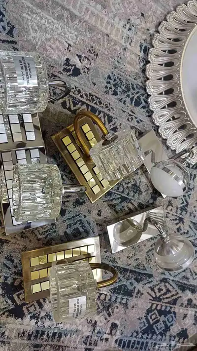 6 لمبات جداريه جديده لم يتم الاستخدام ولمبه سقف 0