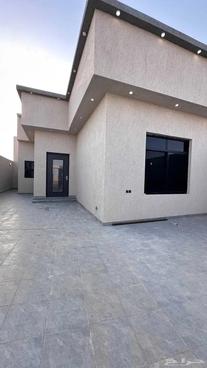 استراحات جديدة مقابل جامعة حفر الباطن للإيجار السنوي 2