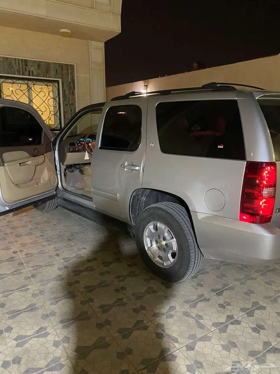 تاهو 2011 نظيف جدا السوم واصل 37000 2