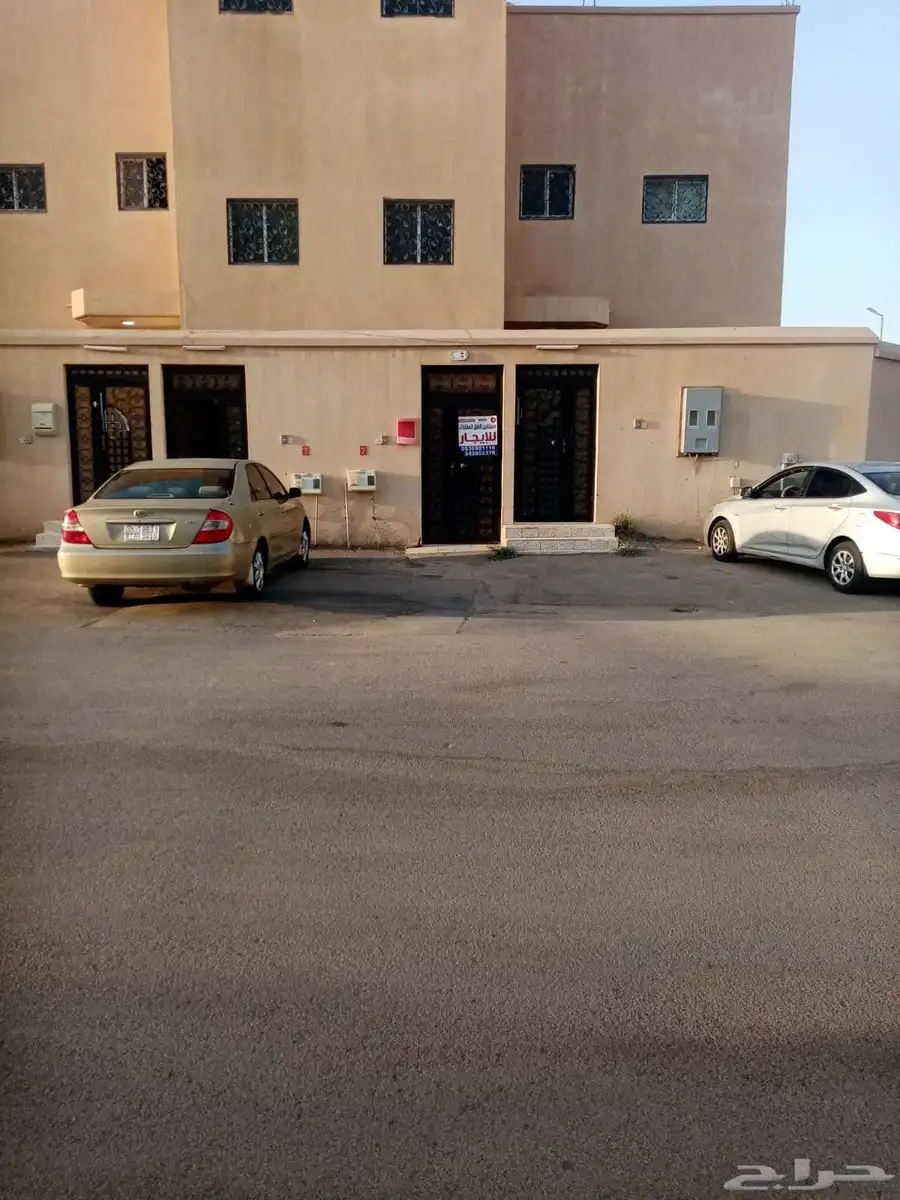 للايجار شقة علوية بحي سلطانة 0