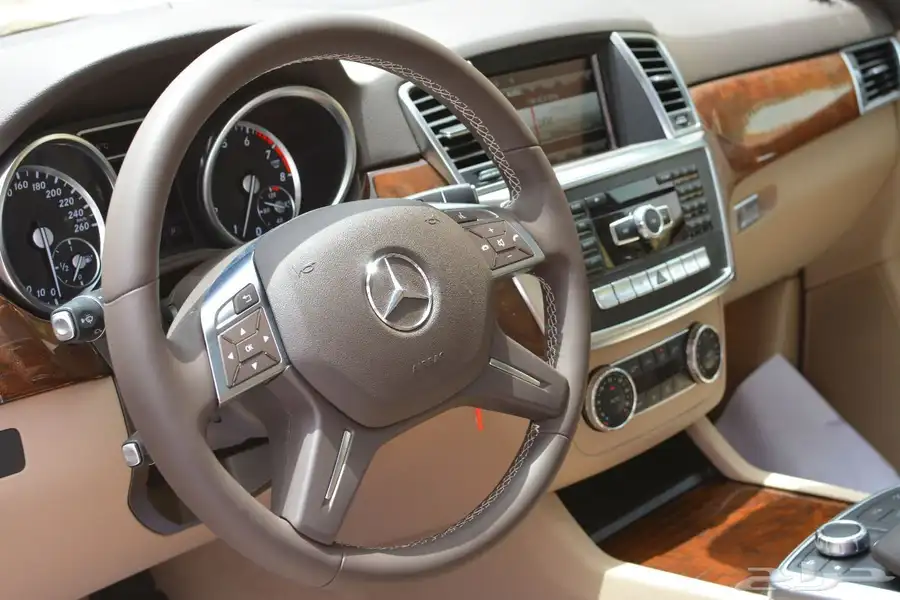 للبيع مرسيدس بنز ML400 موديل 2015 1