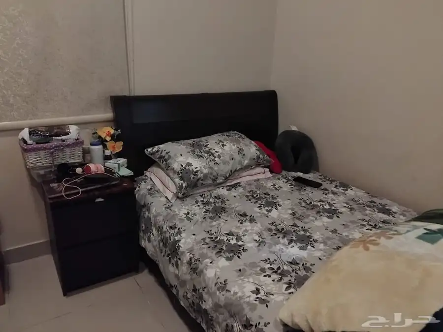 Complete Bedroom Set for Sale   Gently Used   Well-Maintaine 1