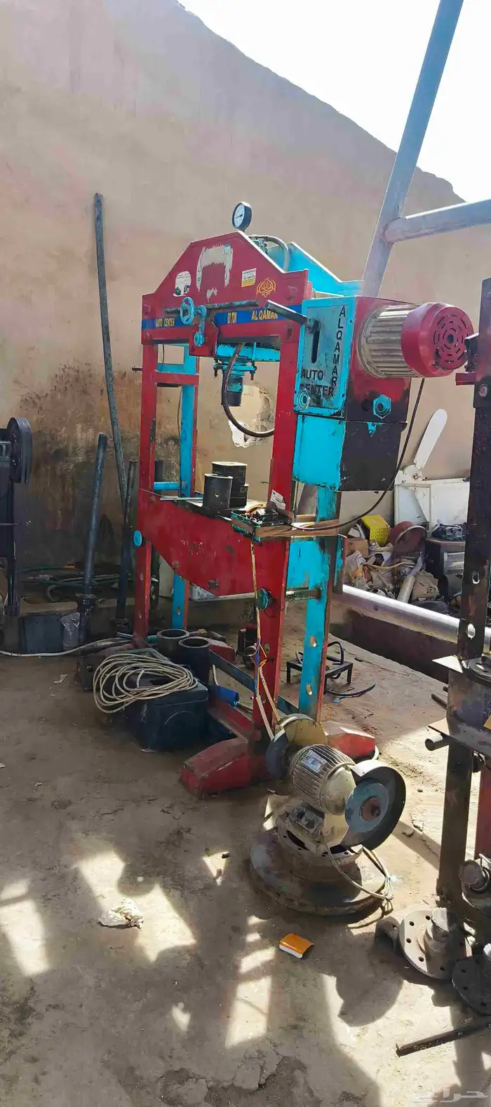 اغراض مخرطه مستخدم نظيف 1