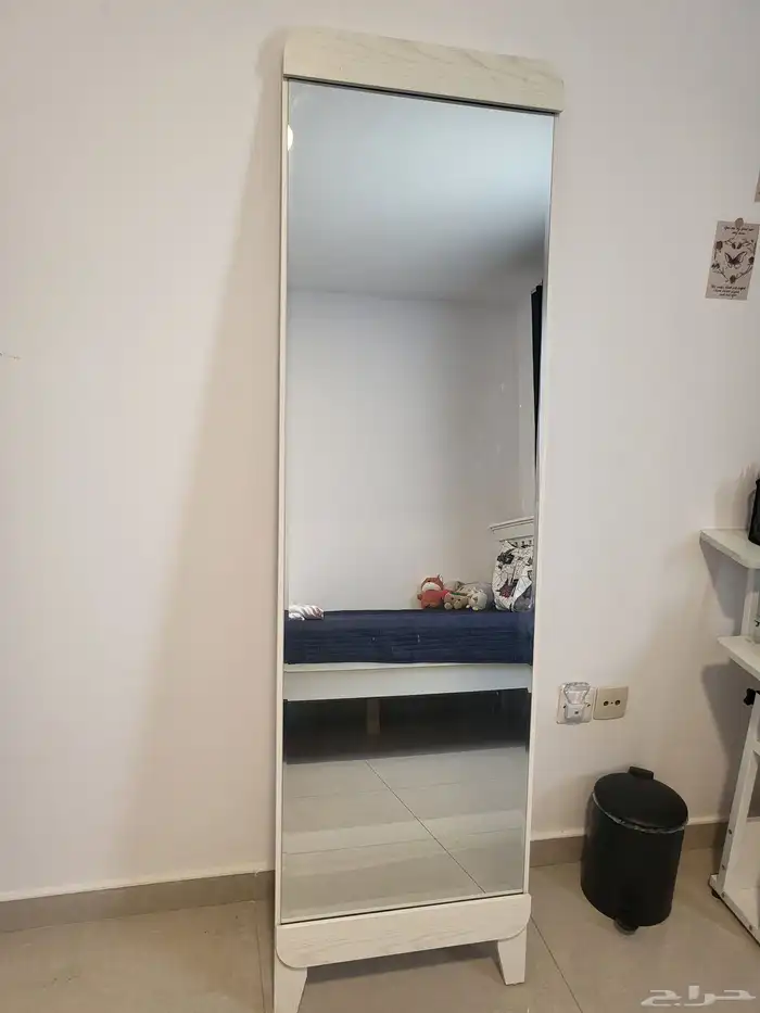 white room standing mirror  (150 riyal) 1