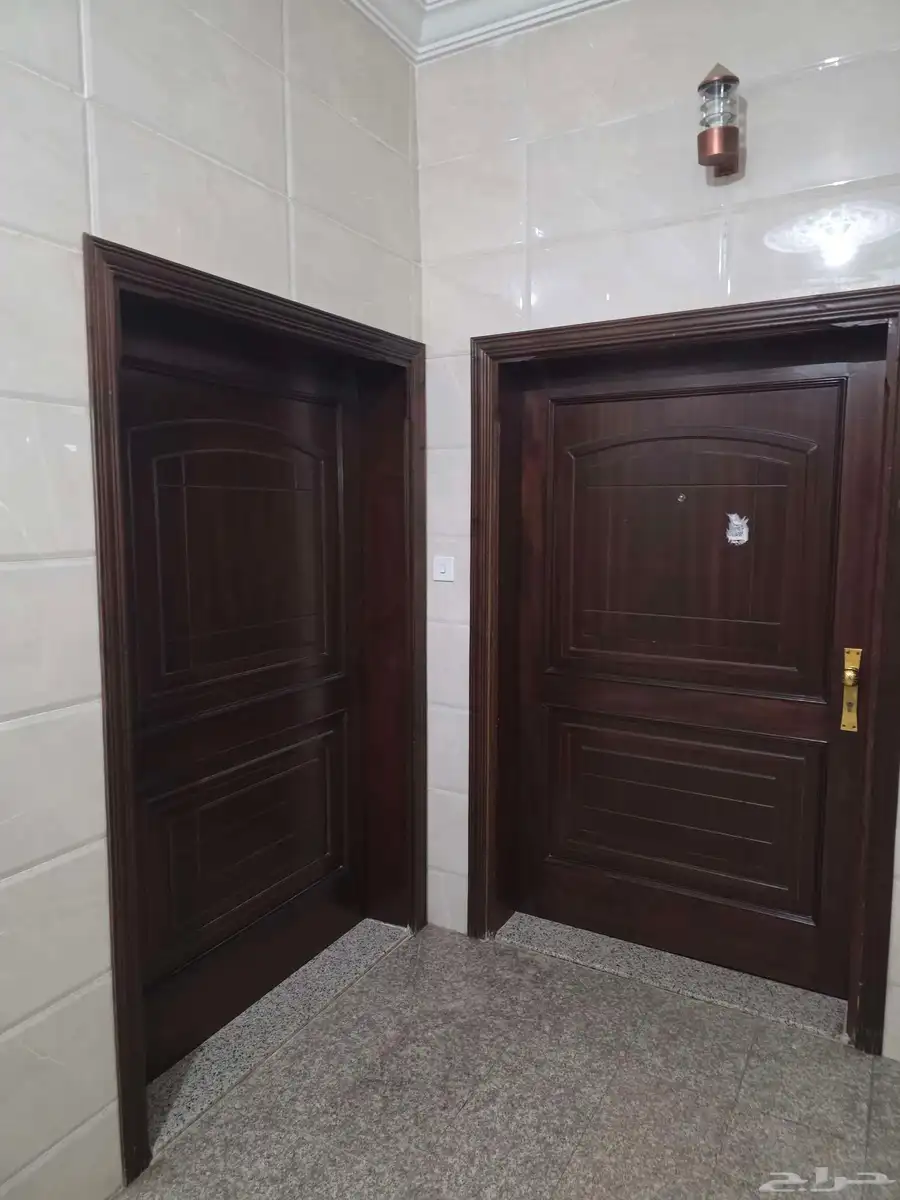 شقه 4 غرف مجدده للايجار حي المنار 0