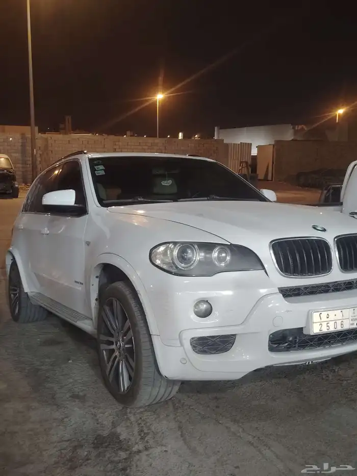 بي ام دبليو x5 موديل 2010 1