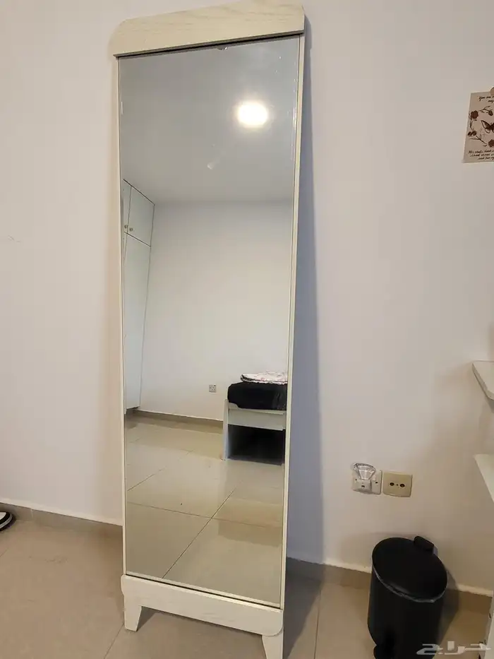 white room standing mirror  (150 riyal) 0