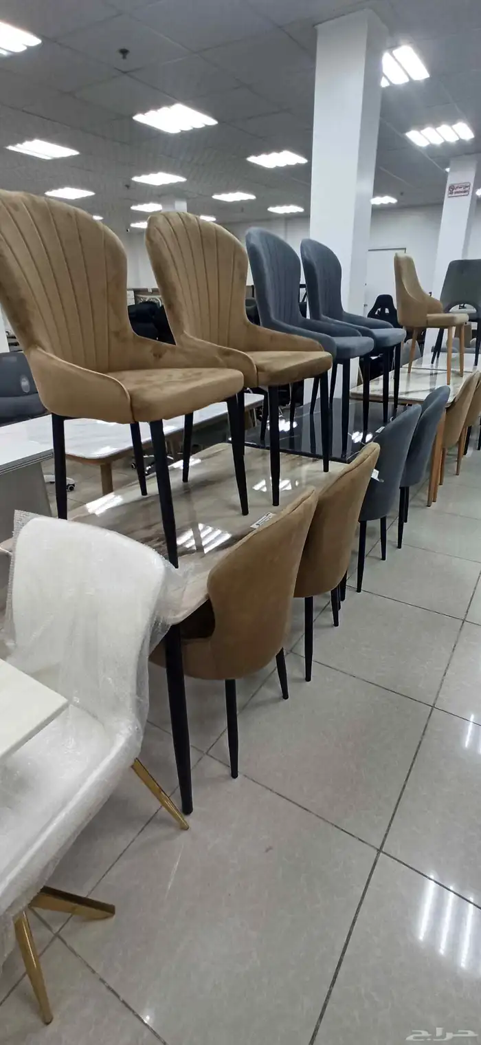 طاولات طعااام 4 و6 كراسي 3